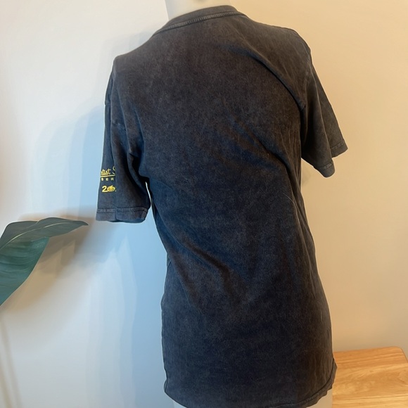 Universal Horror Nights 2022 Artist Signature Series Shirt  black light - Picture 3 of 3